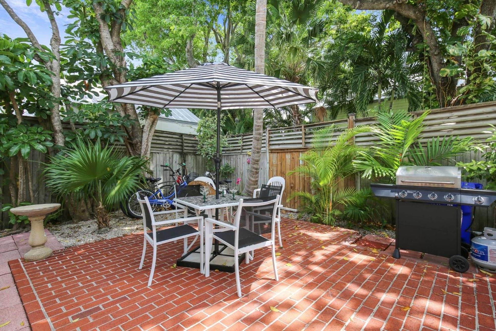 Land Of Love By Avantstay Pets Allowed Shared Pool Great Location Month Long Stays Only 基韋斯特 外观 照片